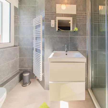 Spacious With Sauna In Waimes 度假居 罗贝尔维尔