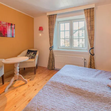 Spacious With Sauna In Waimes Semesterbostad *