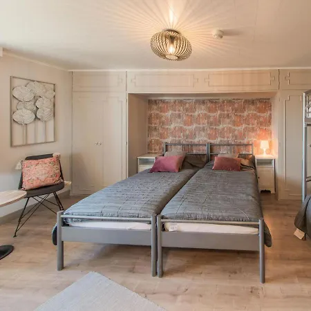 Spacious With Sauna In Waimes 度假居 *